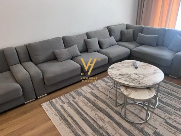 Tirane, jepet me qera apartament 2+1+Ballkon Kati 9, 88 m² 450 € (FRESK)