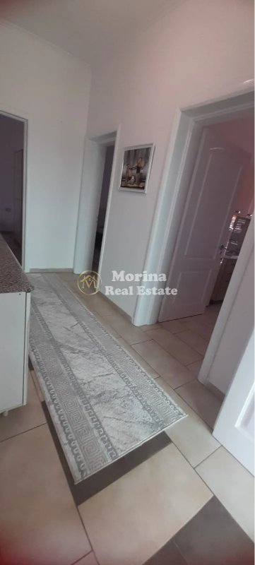 Tirane, jepet me qera apartament 2+1 Kati 3, 90 m² 500 € (Vilat Amerikane)