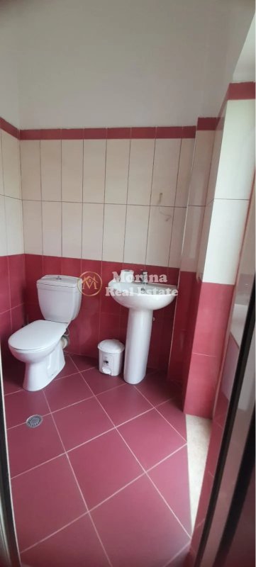 Tirane, jepet me qera apartament 2+1 Kati 3, 90 m² 500 € (Vilat Amerikane)