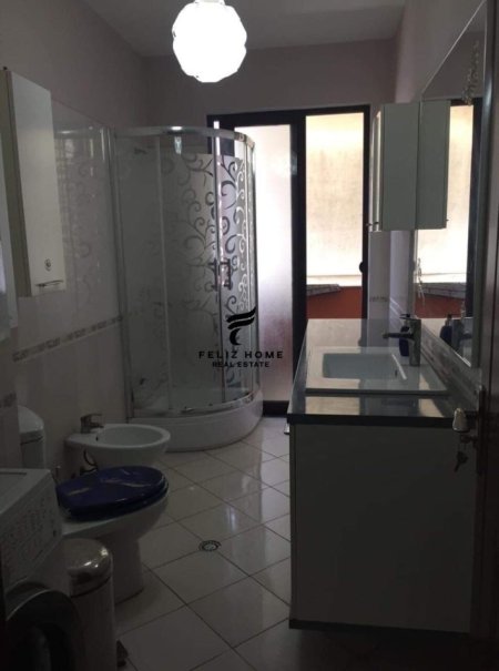 Tirane, jepet me qera apartament 1+1+Ballkon Kati 3, 80 m² 400 € (ASTIR)