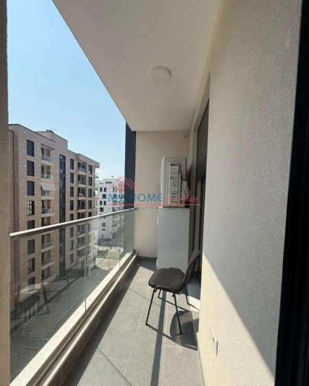 Tirane, jepet me qera zyre Kati 6, 136 m² 700 € (Porcelan)