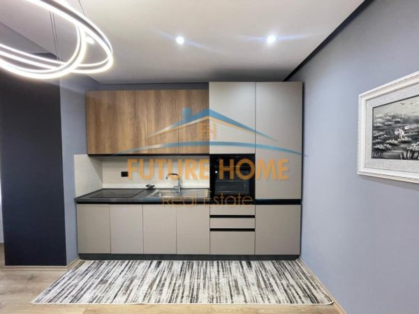 Tirane, jepet me qera apartament 2+1 Kati 7, 105 m² 600 € (Unaza e Re)