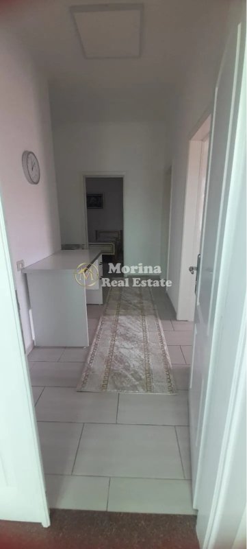 Tirane, jepet me qera apartament 2+1 Kati 2, 90 m² 500 € (Vilat Amerikane)