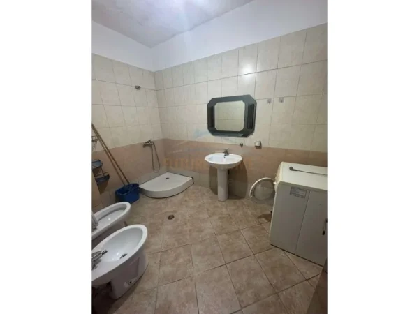 0683487469 Tirane, jepet me qera apartament 2+1 Kati 5, 100 m² 470 € (Prane Ales Bar , Astir)