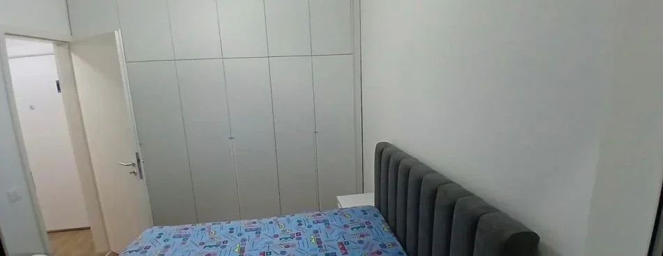 Tirane, jepet me qera apartament 1+1+Ballkon Kati 2, 55 m² 420 € (Rezidenca Kaimi)