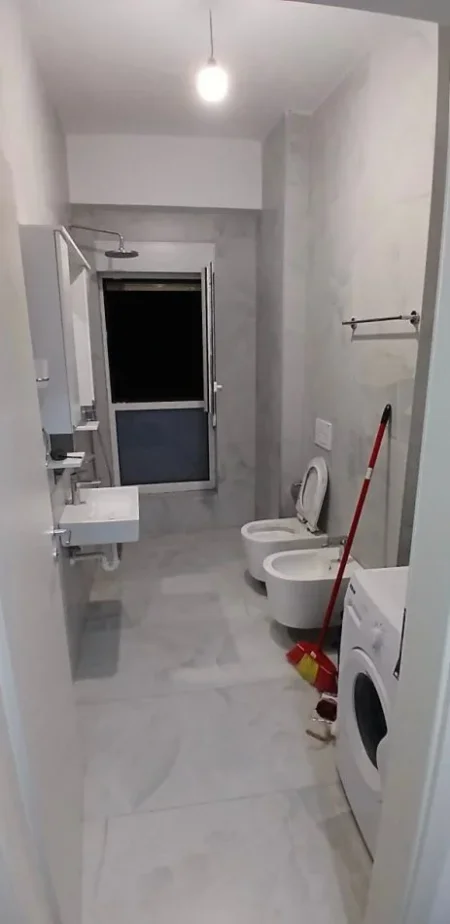 Tirane, jepet me qera apartament 1+1+Ballkon Kati 2, 55 m² 420 € (Rezidenca Kaimi)