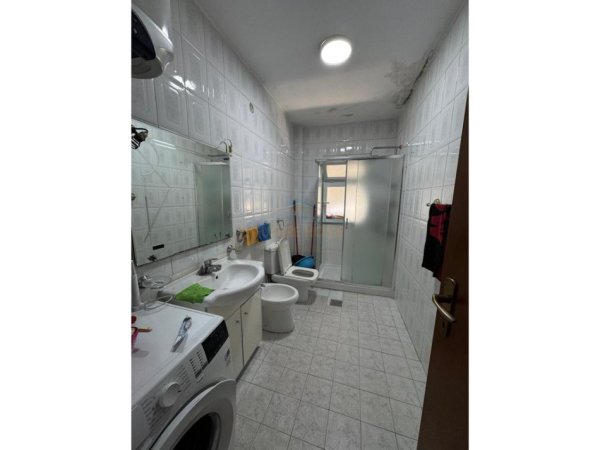 Tirane, jepet me qera apartament 2+1 Kati 6, 84 m² 500 € (MINE PEZA)