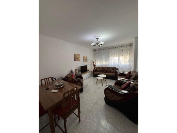 Tirane, jepet me qera apartament 2+1 Kati 6, 84 m² 500 € (MINE PEZA)