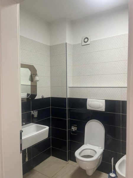 Tirane, jepet me qera apartament 1+1+Ballkon Kati 5, 60 m² 400 € (SIRI KODRA)