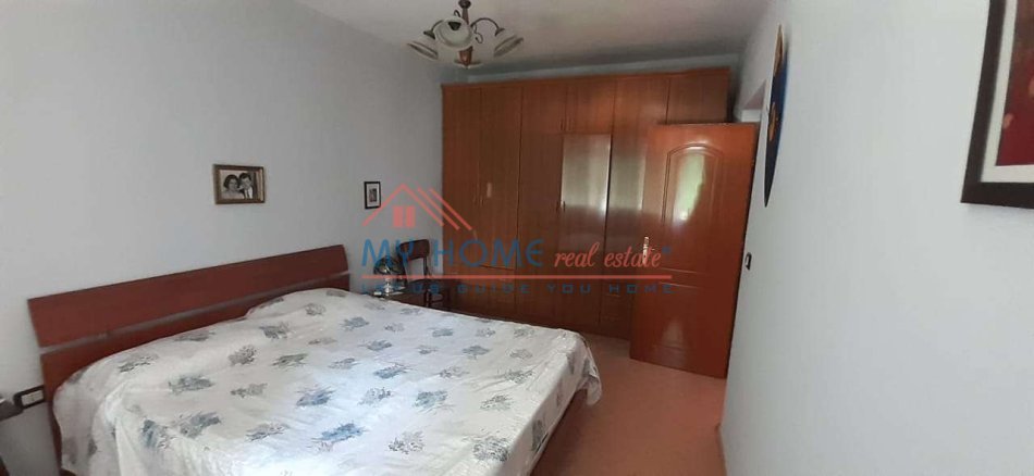 Tirane, jepet me qera apartament 2+1 Kati 5, 75 m² 500 € (Asim Vokshi)