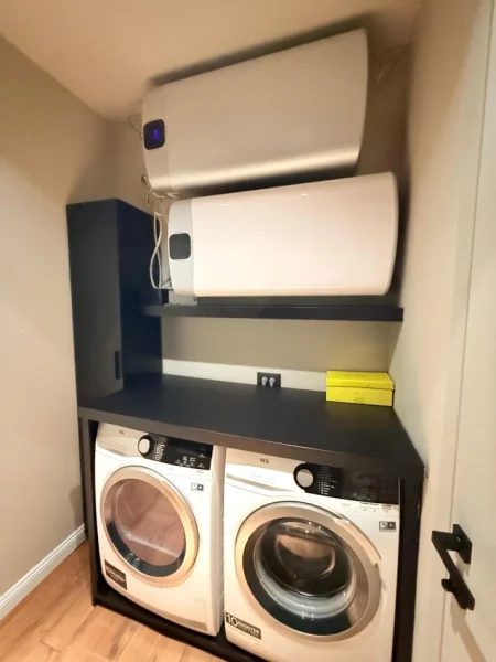 Tirane, shitet apartament 3+1 , 170 m² 100 €