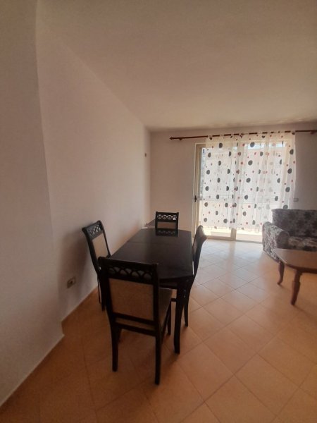Apartament  2+1 me Qera, 400E ,në Qendër Freskut -Tiranë