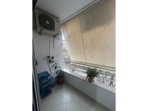 Tirane, jepet me qera apartament 2+1+Ballkon Kati 2, 101 m² 450 € 