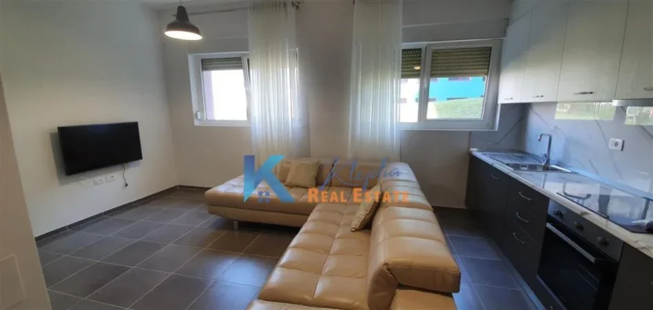 Tirane, jap me qera apartament 2+1+Ballkon Kati 0, 82 m² 500 € (Ali Dem, te kompleksi Mangalem)