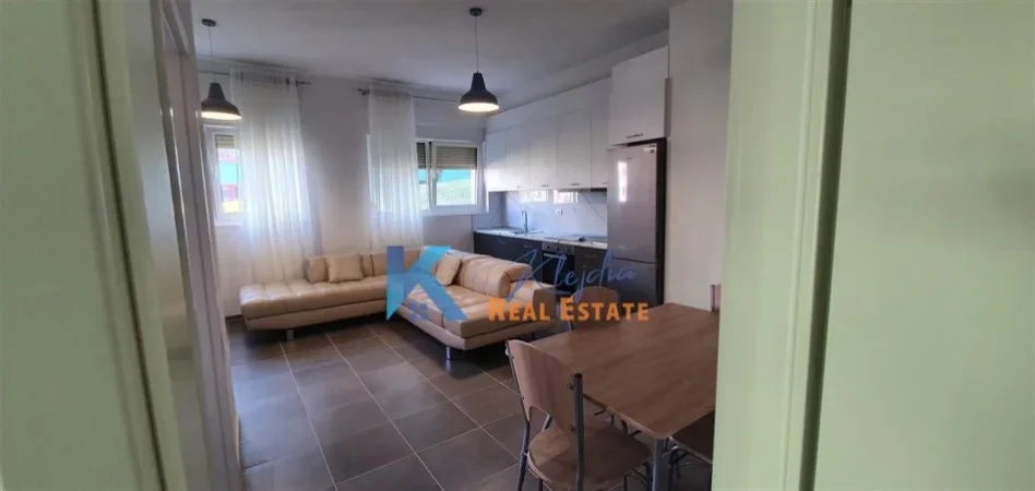 Tirane, jap me qera apartament 2+1+Ballkon Kati 0, 82 m² 500 € (Ali Dem, te kompleksi Mangalem)