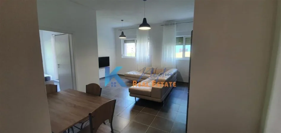 Tirane, jap me qera apartament 2+1+Ballkon Kati 0, 82 m² 500 € (Ali Dem, te kompleksi Mangalem)