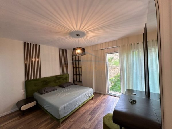 Tirane, jepet me qera apartament 2+1+Ballkon Kati 1, 100 m² 1.200 € (Liqeni i Thate)