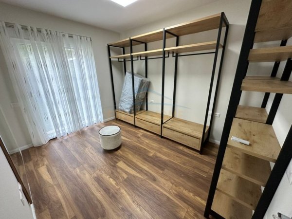 Tirane, jepet me qera apartament 2+1+Ballkon Kati 1, 100 m² 1.200 € (Liqeni i Thate)