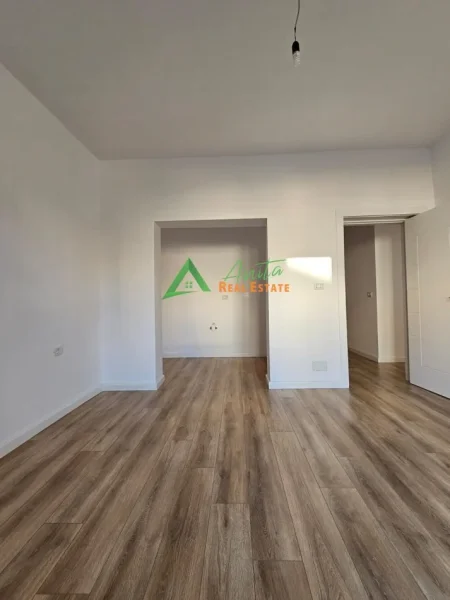 Tirane, shitet apartament 2+1 Kati 5, 65 m² 173.000 € (Rruga e Kavajes)