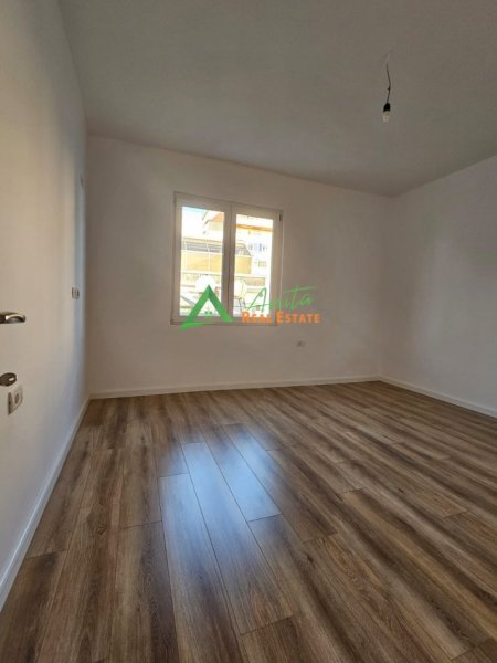 Tirane, shitet apartament 2+1 Kati 5, 65 m² 173.000 € (Rruga e Kavajes)