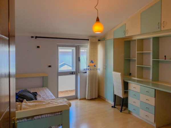 Tirane, jepet me qera apartament 2+1+Ballkon Kati 4, 110 m² 700 € (RRUGA MUHAMET GJOLLESHA)