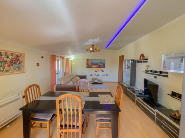 Tirane, jepet me qera apartament 2+1+Ballkon Kati 4, 110 m² 700 € (RRUGA MUHAMET GJOLLESHA)