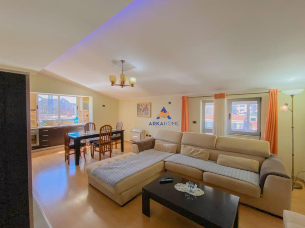 Tirane, jepet me qera apartament 2+1+Ballkon Kati 4, 110 m² 700 € (RRUGA MUHAMET GJOLLESHA)