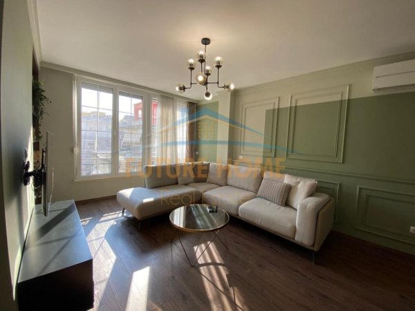 Tirane, jepet me qera apartament 2+1+Ballkon Kati 5, 110 m² 1.100 € (MYSLYM SHYRI)