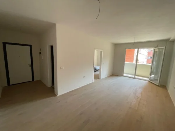 Tirane, shitet apartament 1+1+Ballkon Kati 6, 65 m² 96.000 € (Golden Park 3)