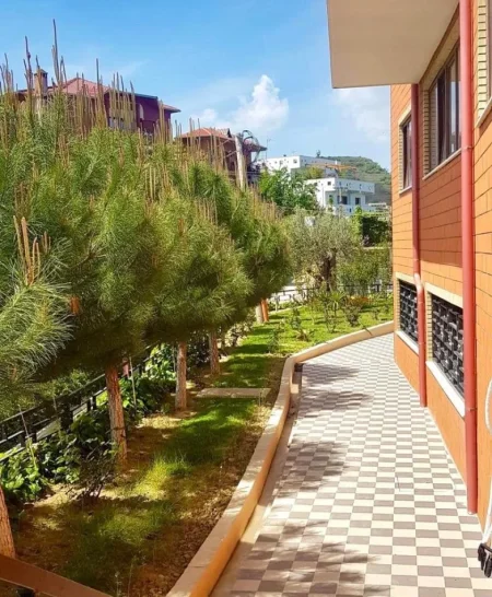 Tirane, shitet apartament 3+1 , 140 m² 229.000 € (xhamia)