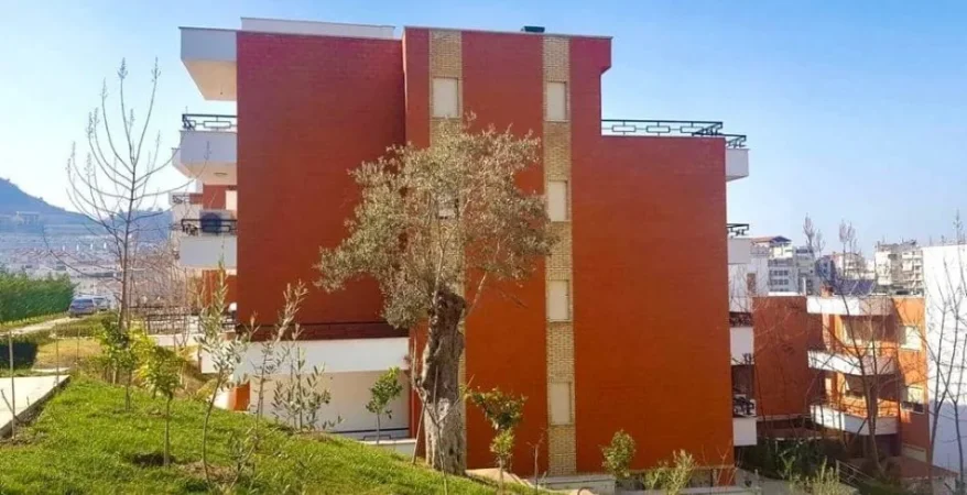 Tirane, shitet apartament 3+1 , 140 m² 229.000 € (xhamia)