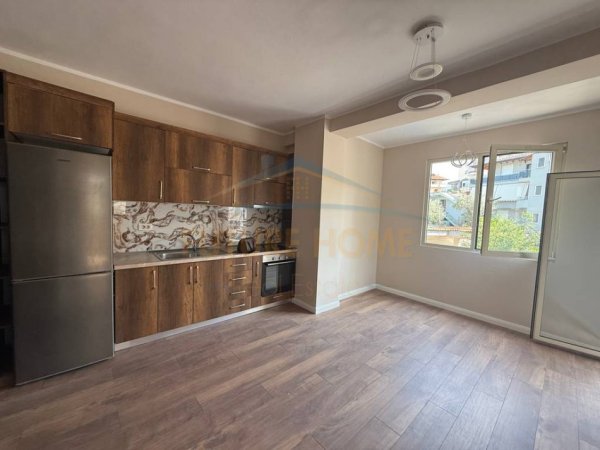Tirane, shitet apartament 2+1+Ballkon Kati 1, 81 m² 113.000 € (Kompleksi Tom Doshi, Shkoze)
