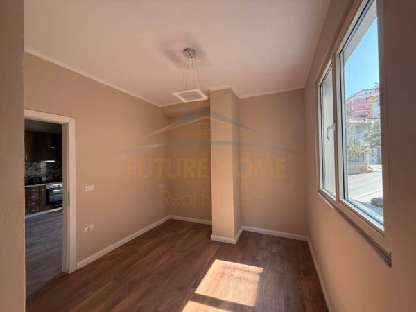 Tirane, shitet apartament 2+1+Ballkon Kati 1, 81 m² 113.000 € (Kompleksi Tom Doshi, Shkoze)