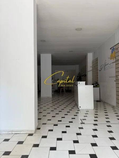 Tirane, jepet me qera ambjent biznesi Kati 0, 78 m² 800 € (KOPSHTI BOTANIK)