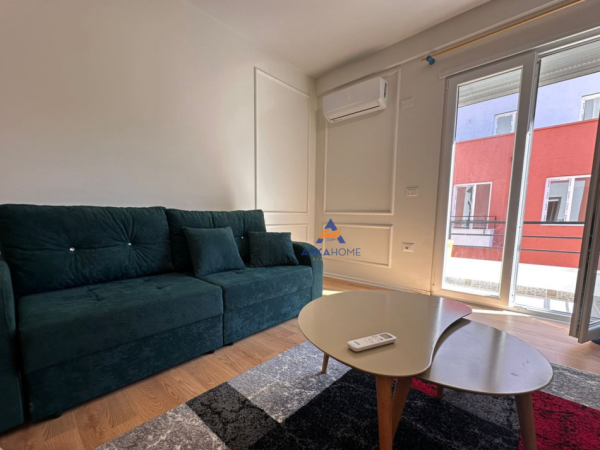 Tirane, jepet me qera apartament 1+1+Ballkon Kati 3, 70 m² 550 € (TE XHAMIA,SELITE)