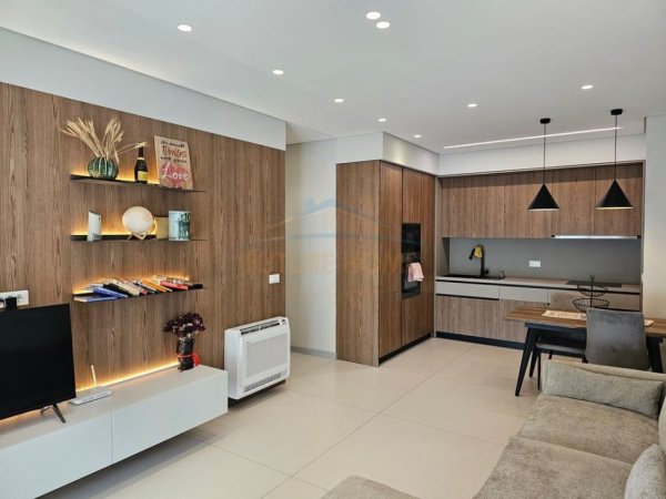 Tirane, jepet me qera apartament 2+1+Ballkon Kati 6, 100 m² 750 € (Don Bosko)