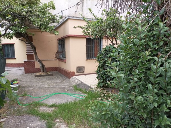 Tirane, jepet me qera ambjent biznesi Kati 0, 150 m² 500 €