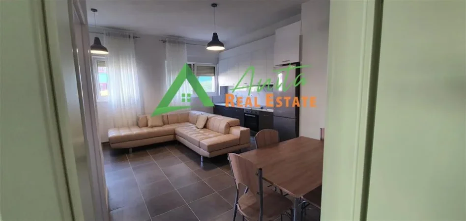 Tirane, jepet me qera apartament 2+1+Ballkon Kati 1, 82 m² 450 € (Kompleksi Mangalem)