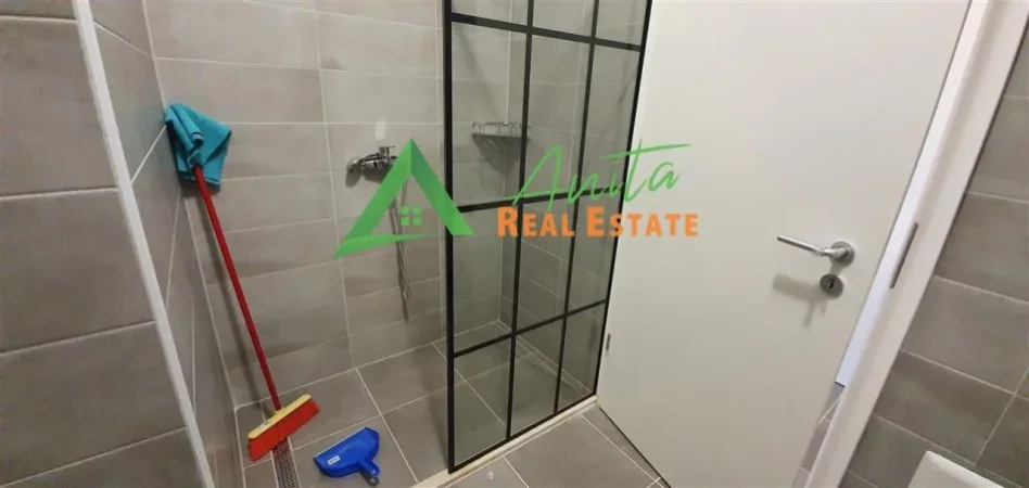 Tirane, jepet me qera apartament 2+1+Ballkon Kati 1, 82 m² 450 € (Kompleksi Mangalem)