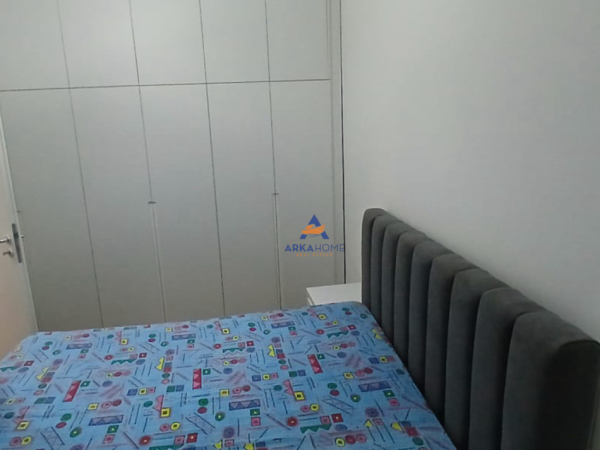 Tirane, jepet me qera apartament 1+1+Ballkon Kati 7, 55 m² 420 € (KOMPLEKSI KAIMI,ALI DEMI)