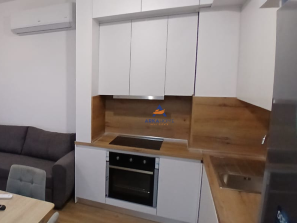 Tirane, jepet me qera apartament 1+1+Ballkon Kati 7, 55 m² 420 € (KOMPLEKSI KAIMI,ALI DEMI)