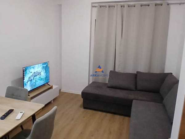 Tirane, jepet me qera apartament 1+1+Ballkon Kati 7, 55 m² 420 € (KOMPLEKSI KAIMI,ALI DEMI)