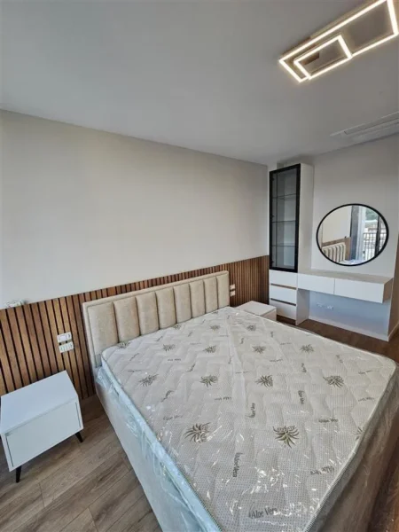 Tirane, jepet me qera apartament 2+1+Ballkon Kati 8, 131 m² 1.800 € (Lake View Residences)