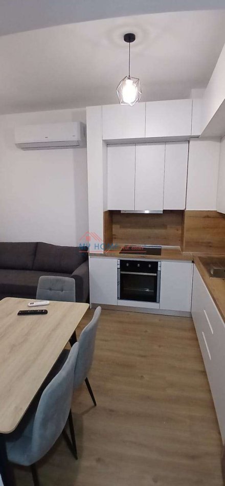 Tirane, jepet me qera apartament 1+1 Kati 7, 55 m² 420 € (Ali Demi)