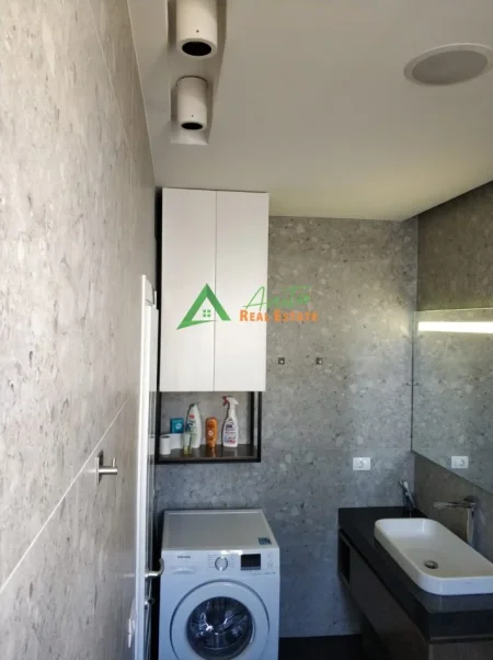 Tirane, jepet me qera apartament 2+1+Ballkon Kati 5, 110 m² 1.100 € (Rruga Islam Alla)