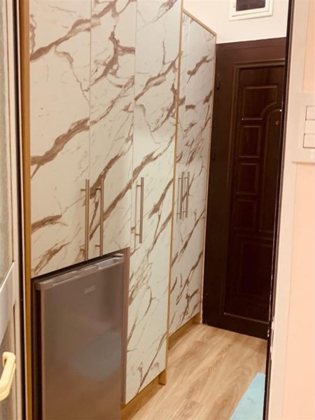 Tirane, jepet me qera garsonier Kati 5, 38 m² 400 € (MINE PEZA)