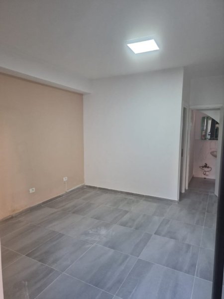 Tirane, jepet me qera ambjent biznesi Kati 0, 30 m² 450 € (rruga e durresit)