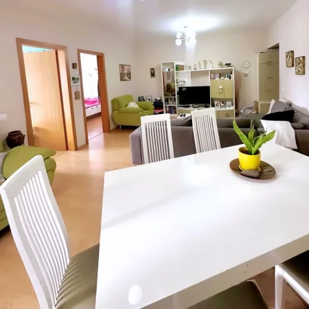 Tirane, shitet apartament 2+1 , 92 m² 189.000 € (rruga kosovareve)