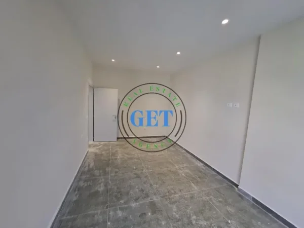 Durres, shitet apartament 2+1 Kati 1, 100 m² 120.000 € (Plazh Hekurudha)