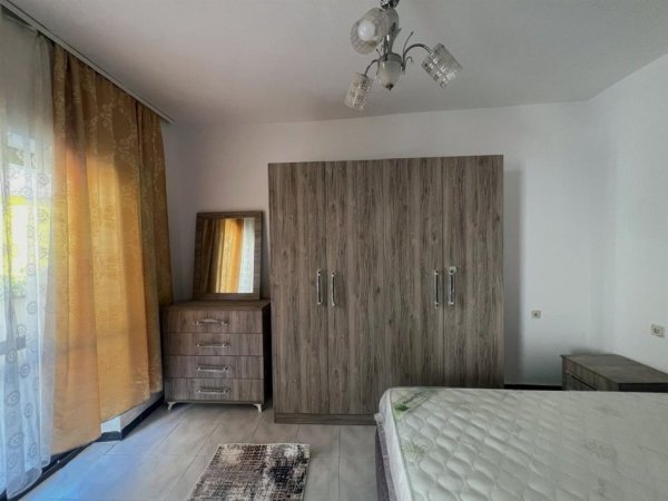 Tirane, jepet me qera apartament 1+1+Ballkon Kati 1, 60 m² 400 € (RRUGA E DIBRES)